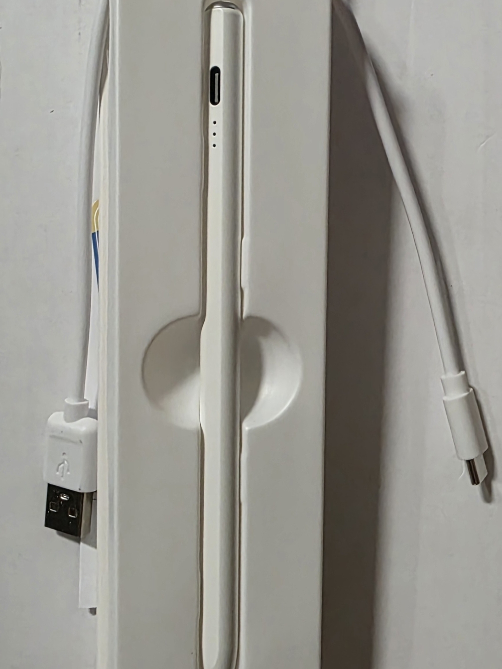White Stylus Pen with USB Charging Cable